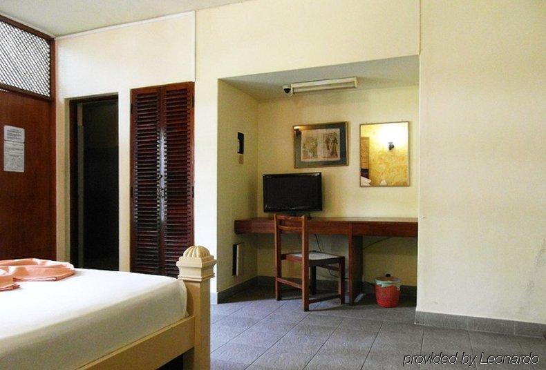 Yoho Rivi Ras Hotel Dehiwala-Mount Lavinia Habitación foto