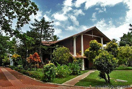 Yoho Rivi Ras Hotel Dehiwala-Mount Lavinia Exterior foto