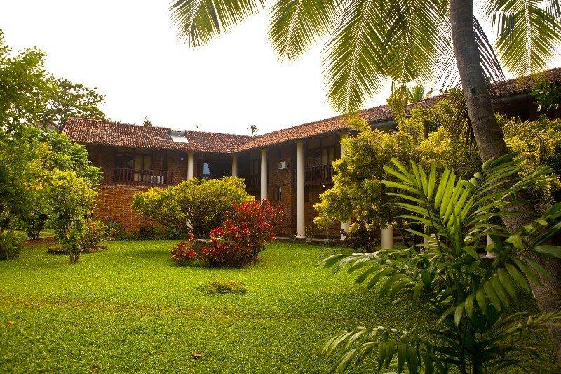Yoho Rivi Ras Hotel Dehiwala-Mount Lavinia Exterior foto