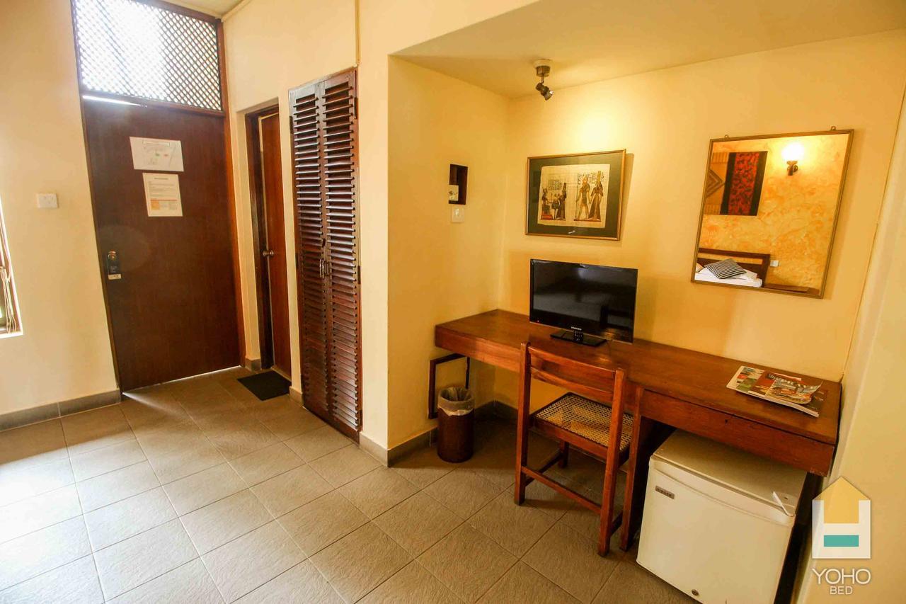 Yoho Rivi Ras Hotel Dehiwala-Mount Lavinia Exterior foto