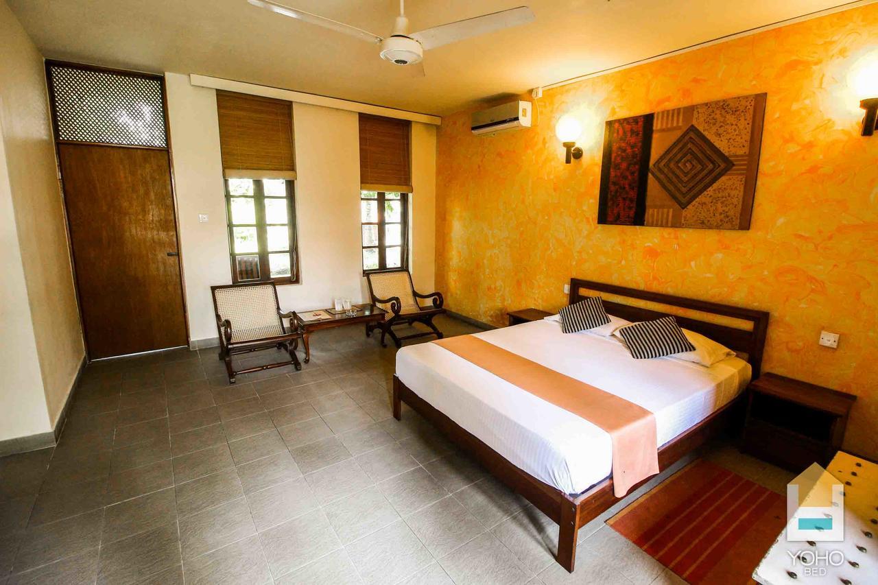Yoho Rivi Ras Hotel Dehiwala-Mount Lavinia Exterior foto