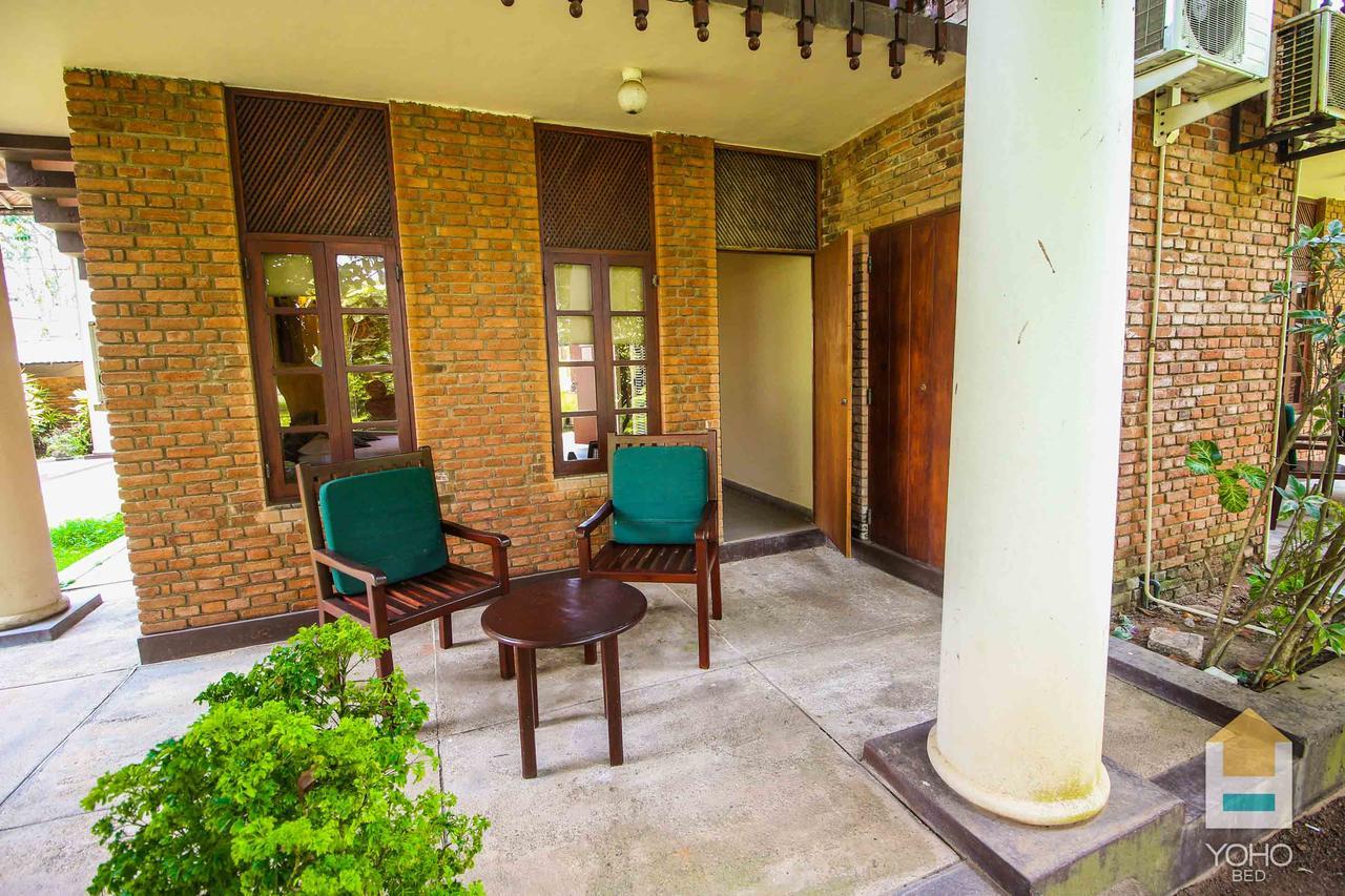 Yoho Rivi Ras Hotel Dehiwala-Mount Lavinia Exterior foto