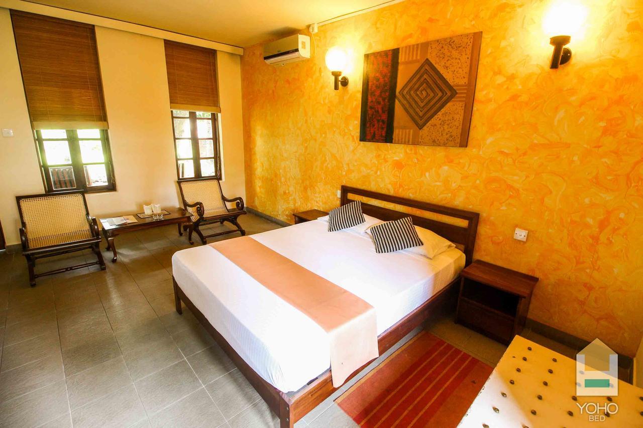 Yoho Rivi Ras Hotel Dehiwala-Mount Lavinia Exterior foto