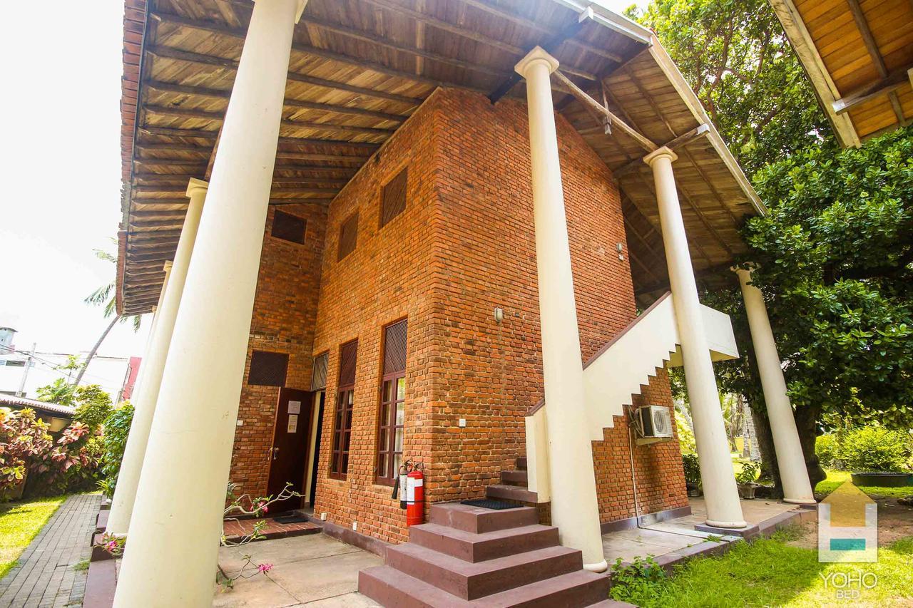 Yoho Rivi Ras Hotel Dehiwala-Mount Lavinia Exterior foto